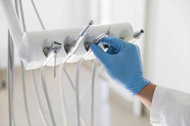 Professional Emergency Dentist technician working in Delaware, OH